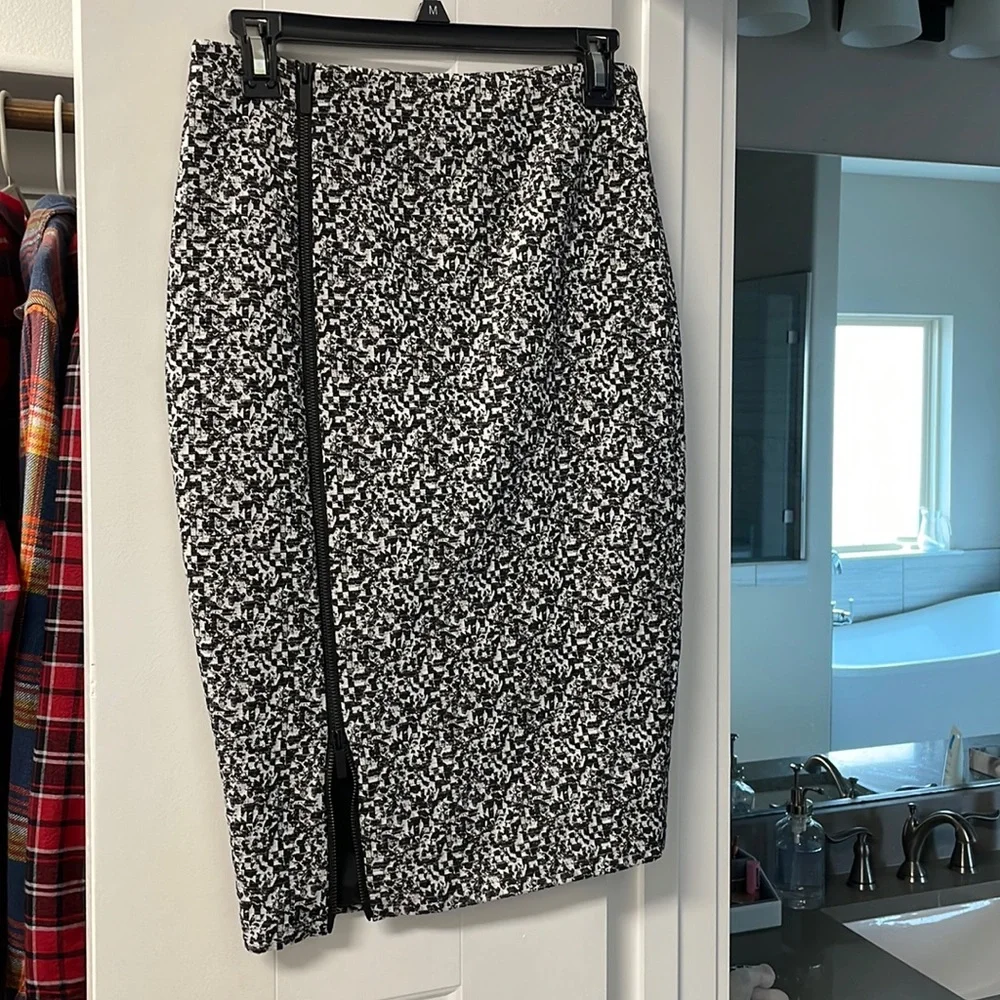 Elizabeth and James high waisted pencil skirt - Picture 1 of 5